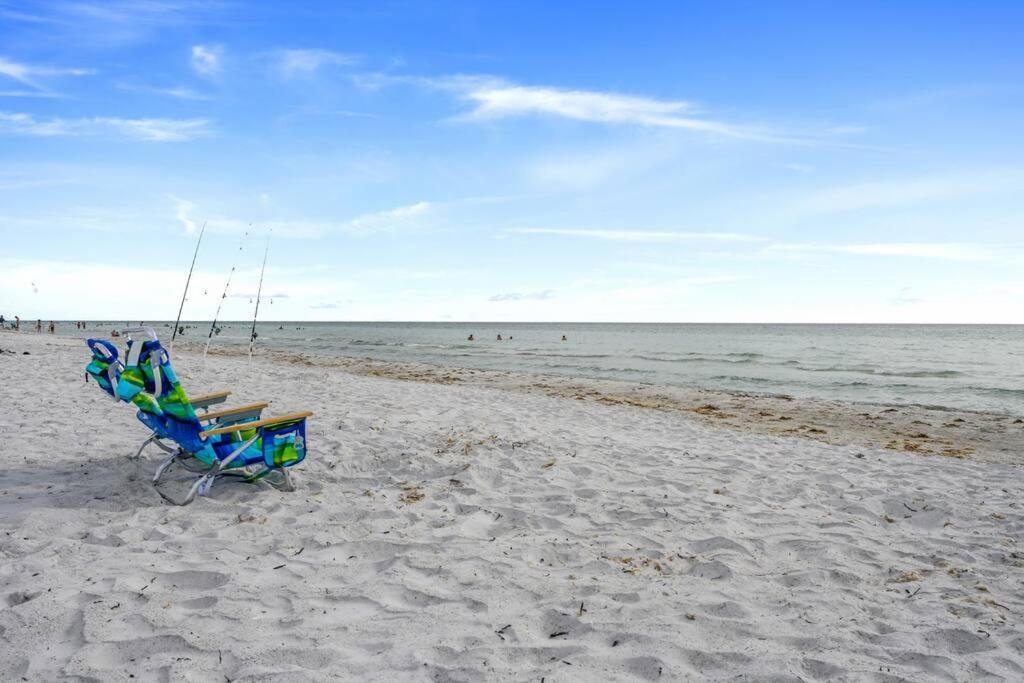 The Spanish Beach Home Only 10Mins From The Beach! ลาร์โก ภายนอก รูปภาพ